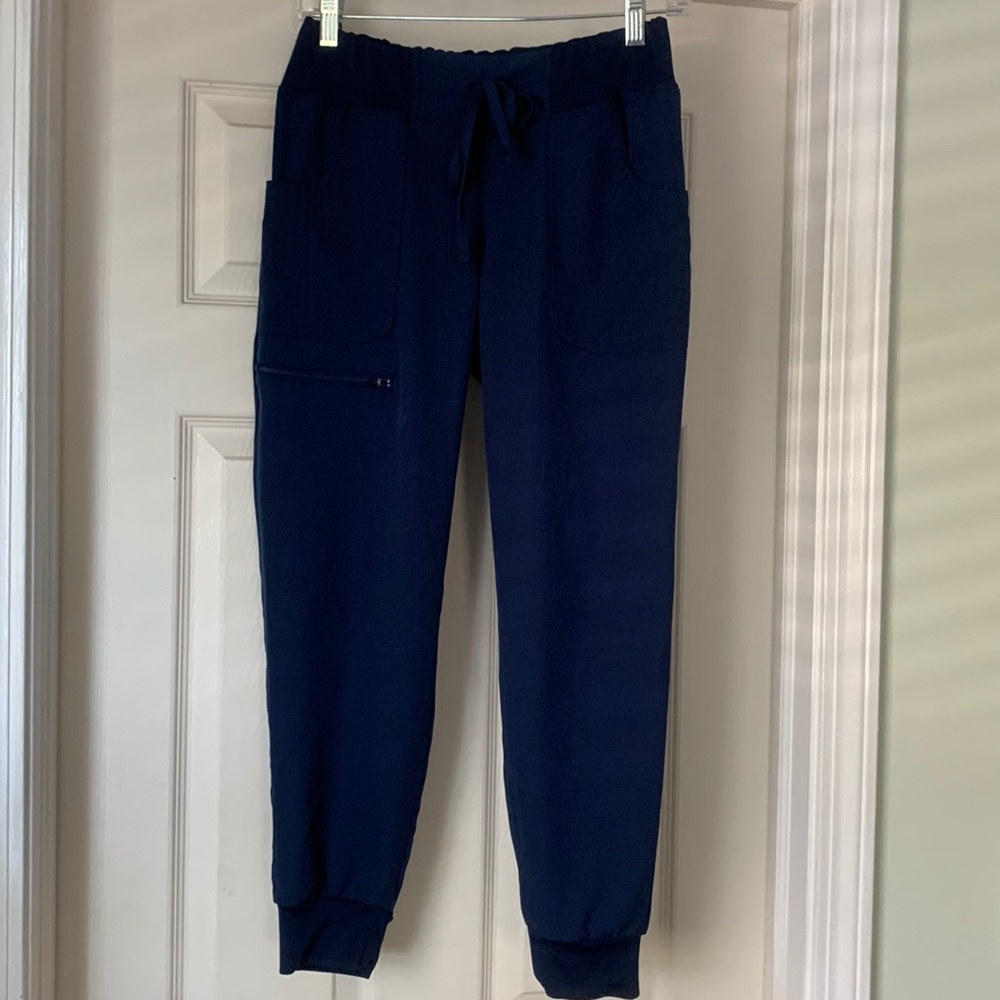 Heart soul scrub jogger style pant
